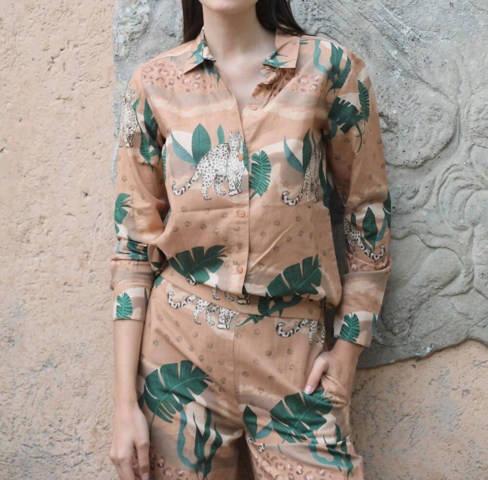 NEW LAS SURENAS womens shirt in camel